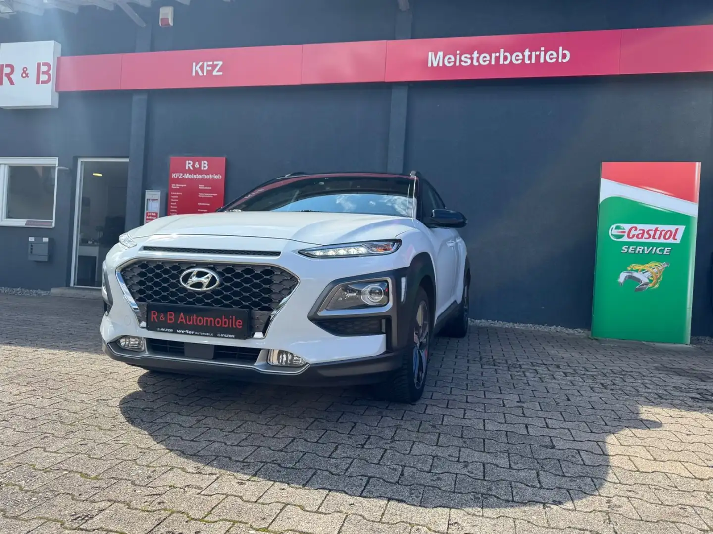 Hyundai KONA Style 4x4WD*1.6 T-GDI*Automatik*Led*RFK*Nav Blanc - 1
