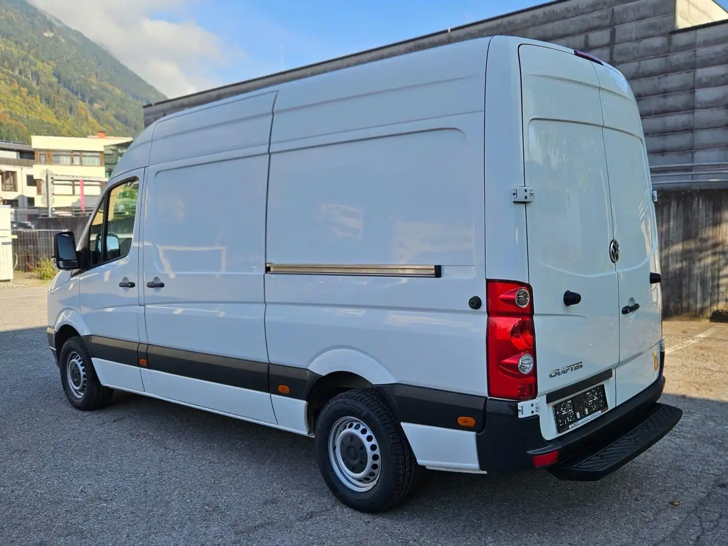 Volkswagen Crafter 35 L2H2 , org. 46000km, 2x Schiebetüren Weiß - 1