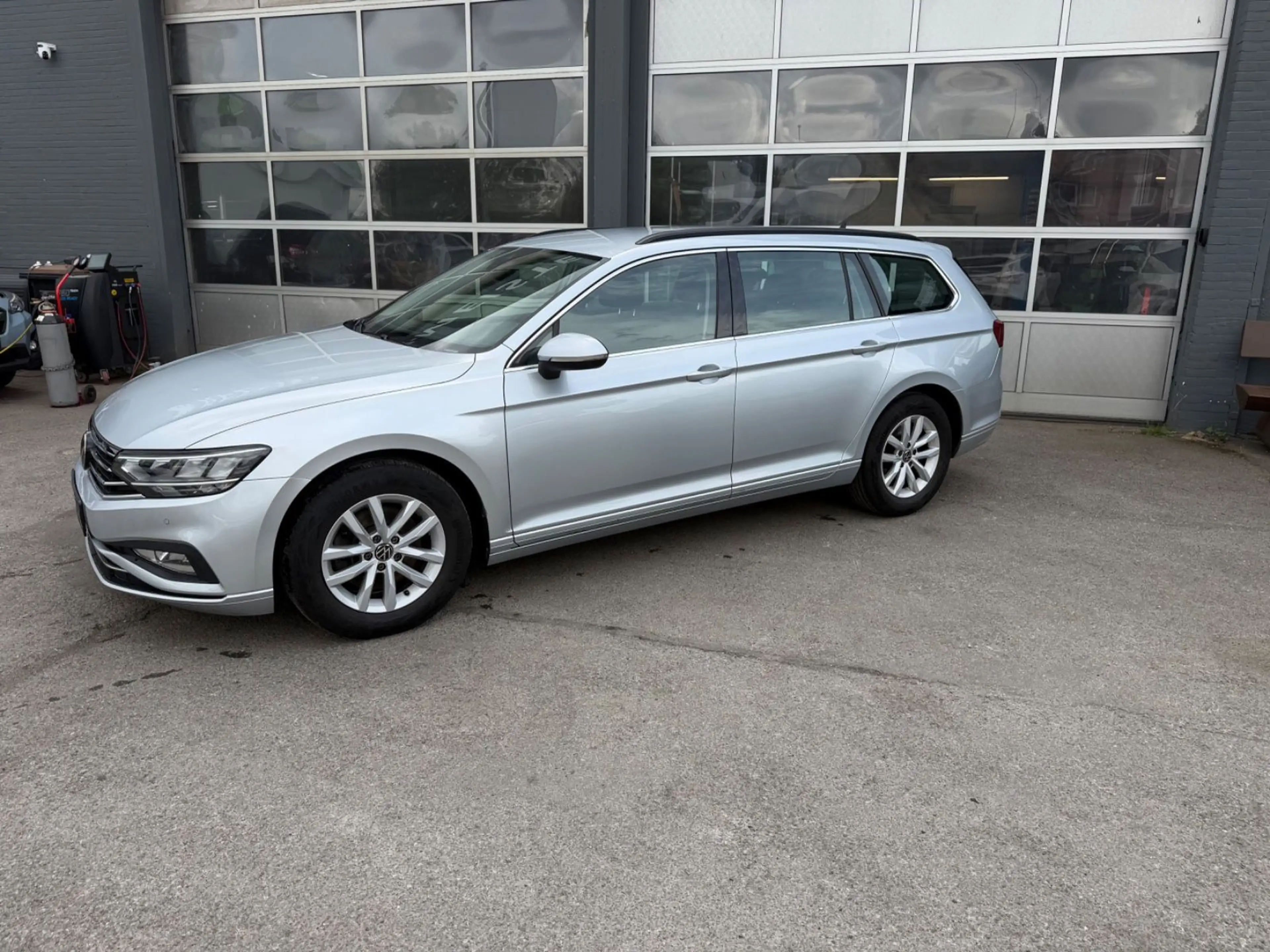 Volkswagen Passat Variant Business — photo 5