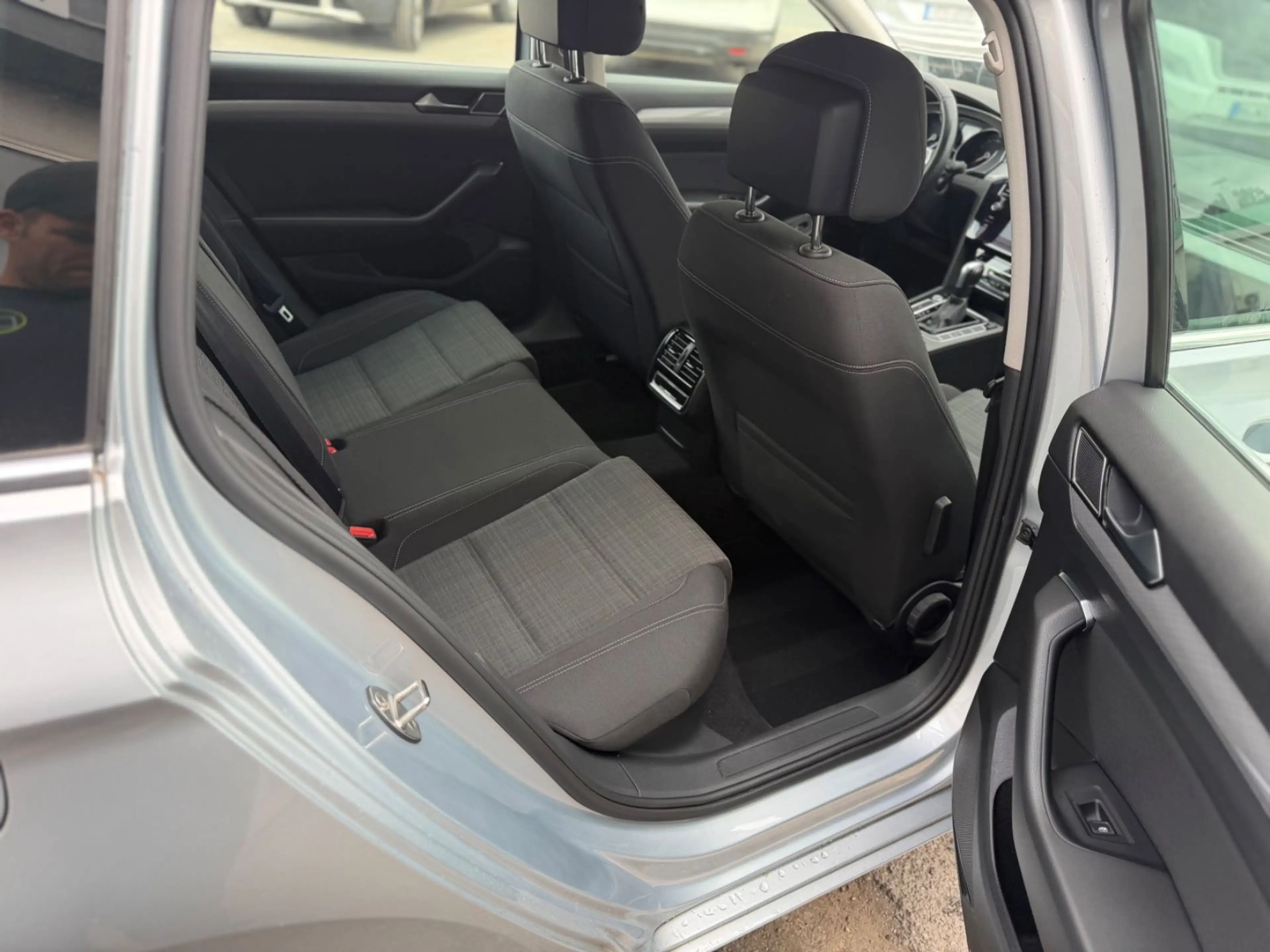 Volkswagen Passat Variant Business — photo 11