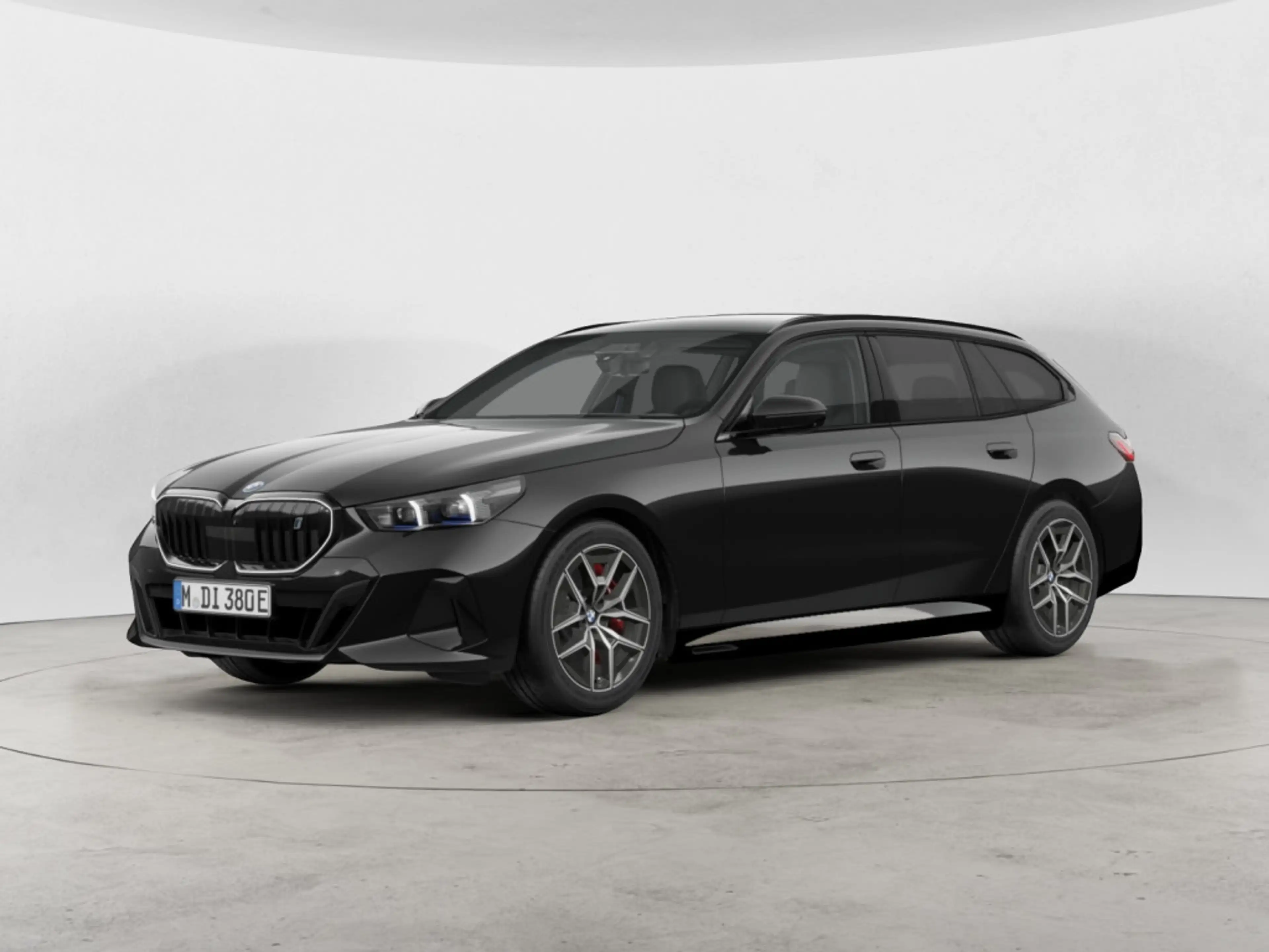 BMW i5 Touring 40 e M Sport 360° PANO LED HUD ACC — photo 2