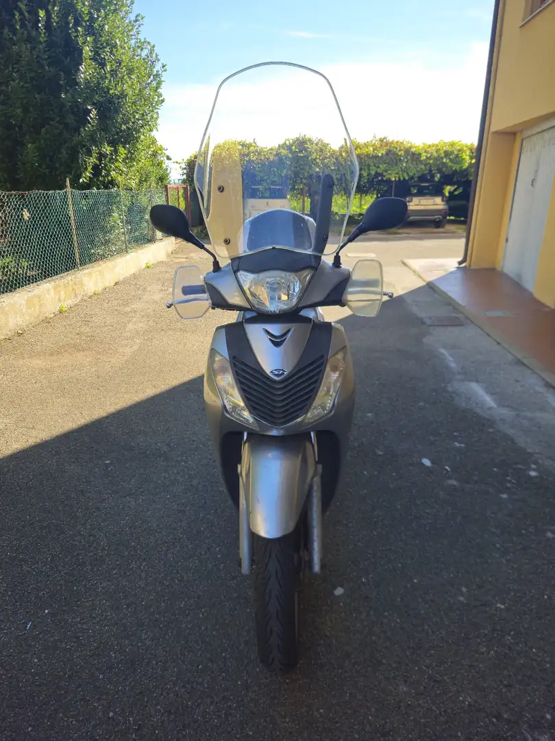 Honda SH 150 Šedá - 1