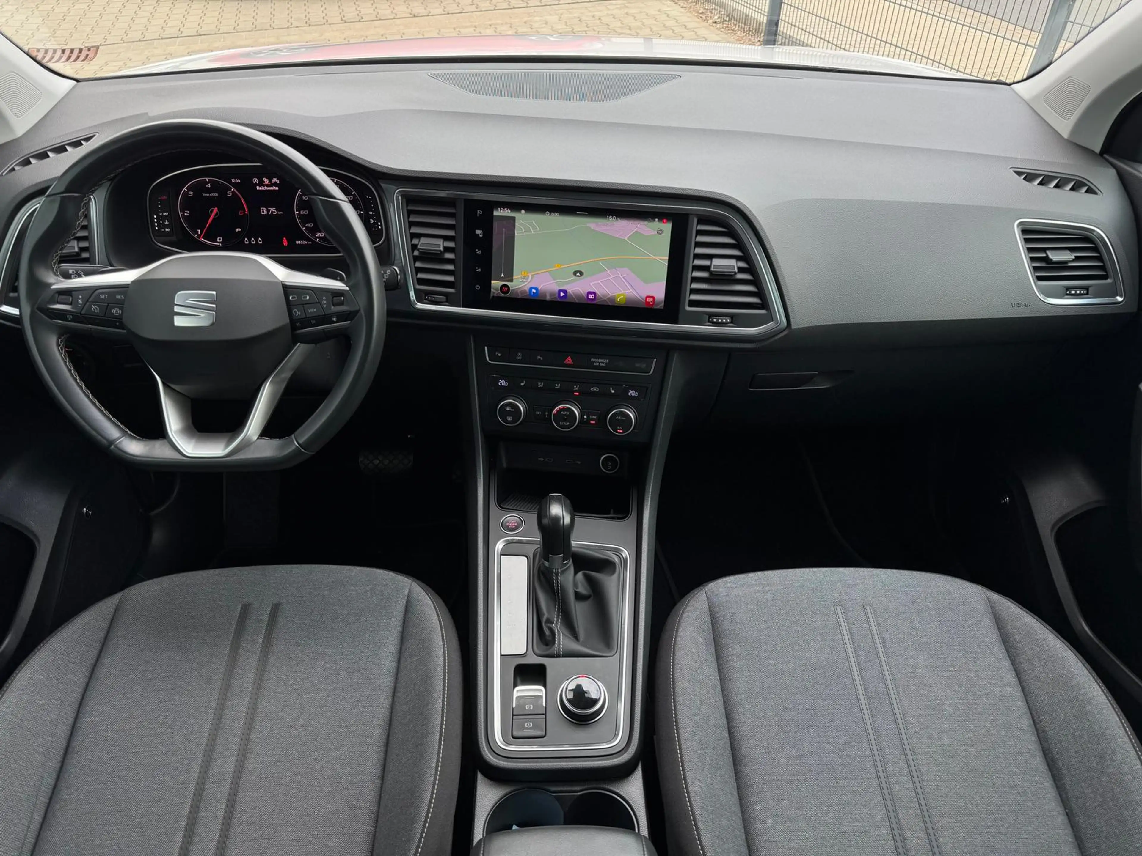 SEAT Ateca Style 2.0 TDI/DSG/LED/AHK/VIRTUAL/ACC/ — photo 10