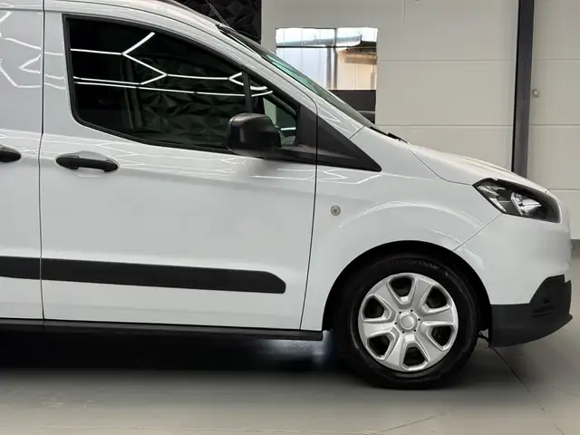 Ford Transit view 15