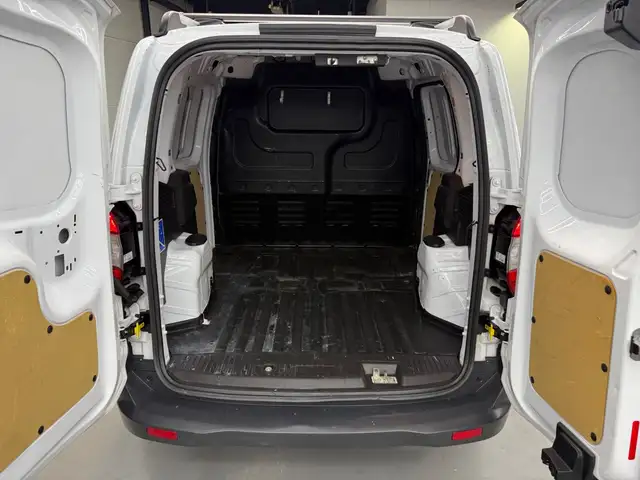 Ford Transit view 8