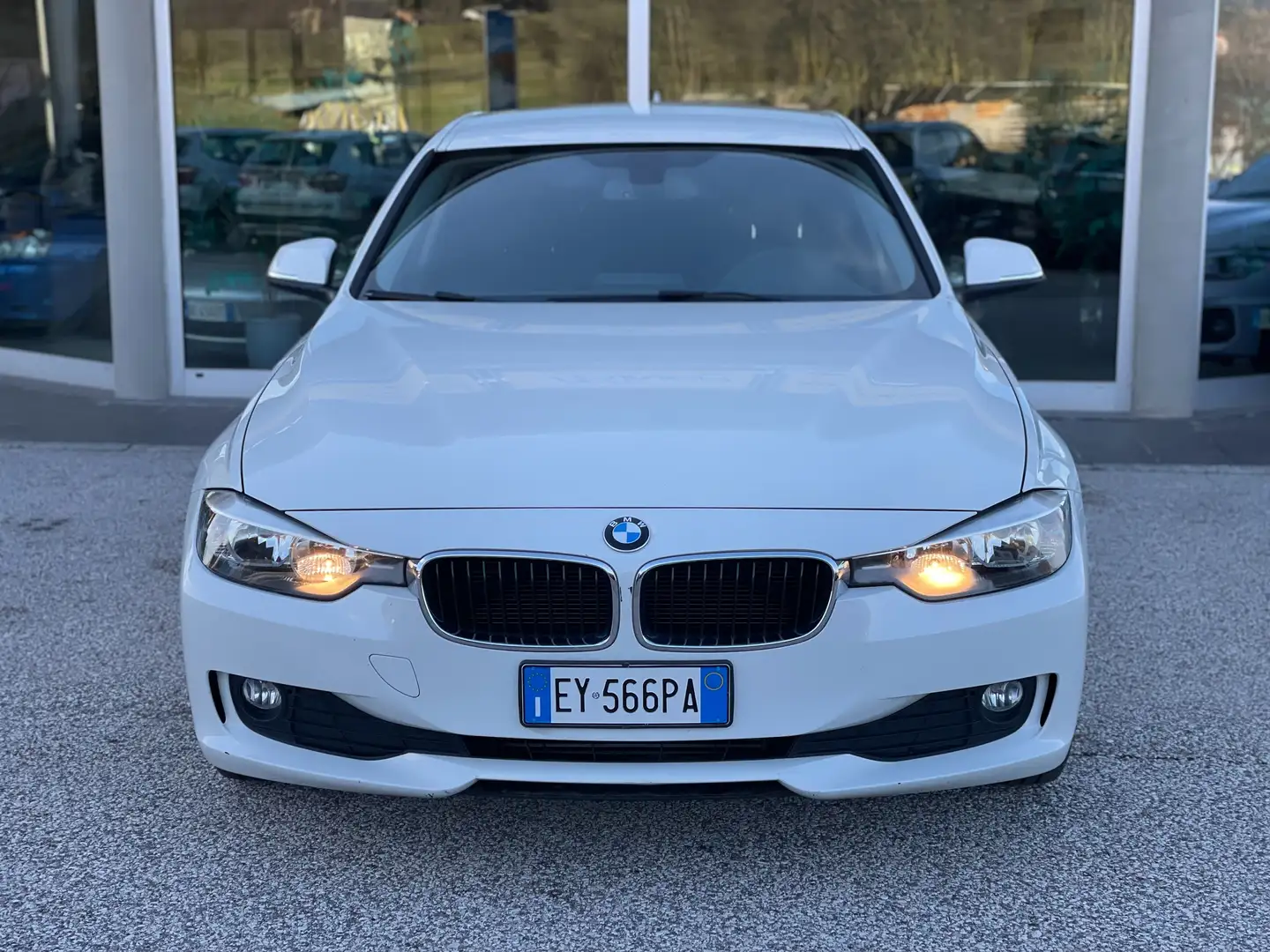 BMW 318 318d Touring Business AUTOMATICO Blanco - 2