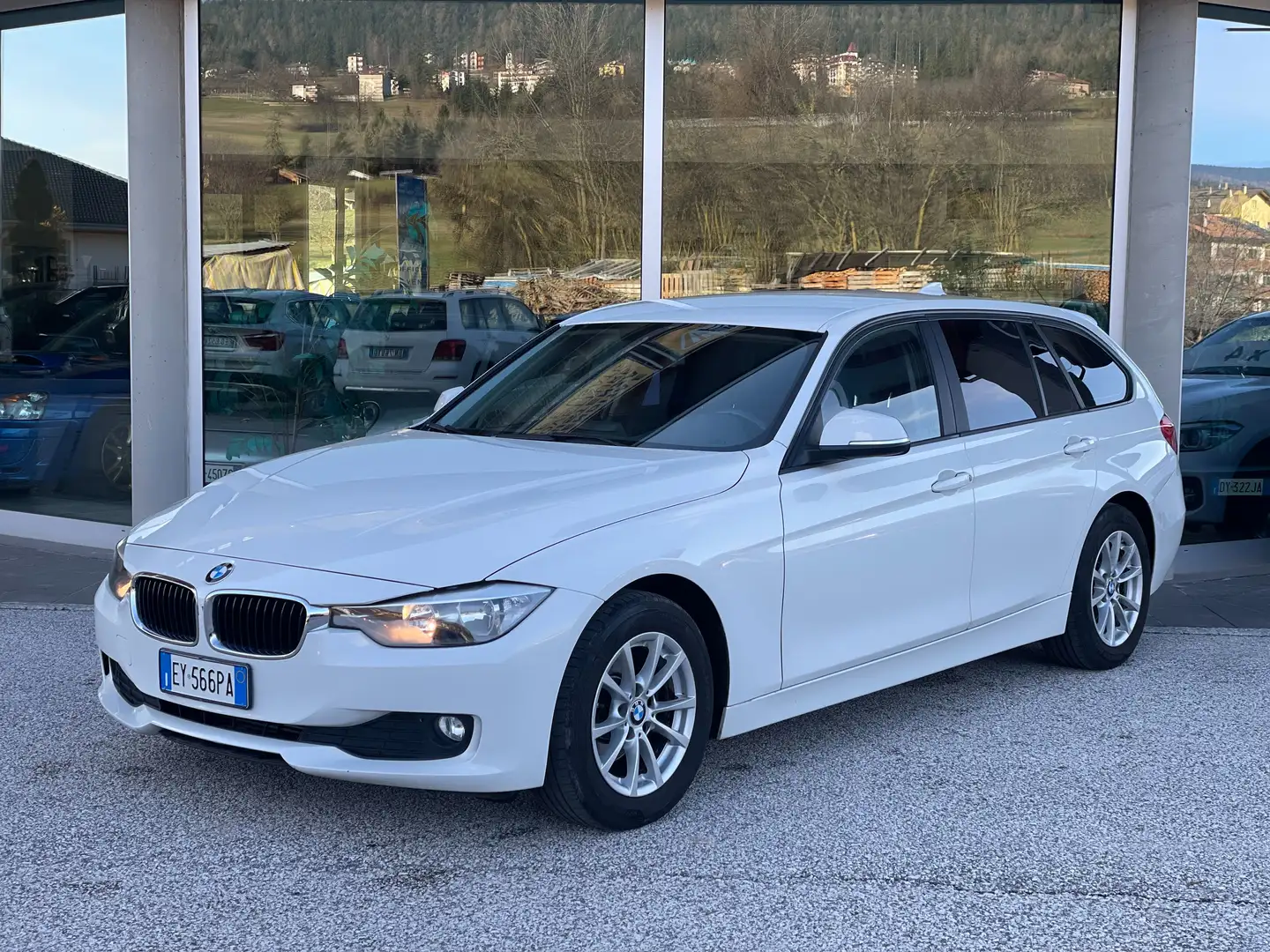 BMW 318 318d Touring Business AUTOMATICO Blanco - 1