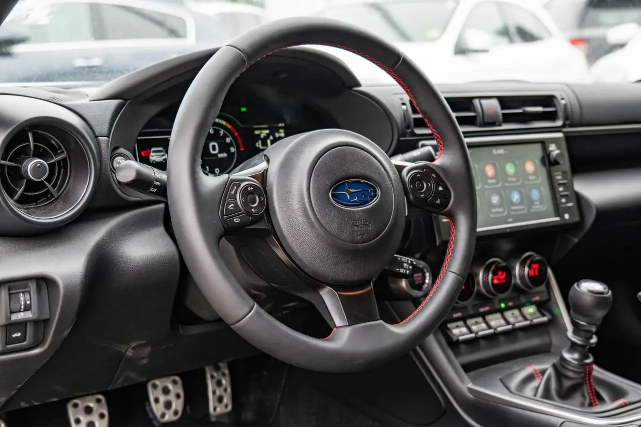 Subaru BRZ снимка Subaru BRZ