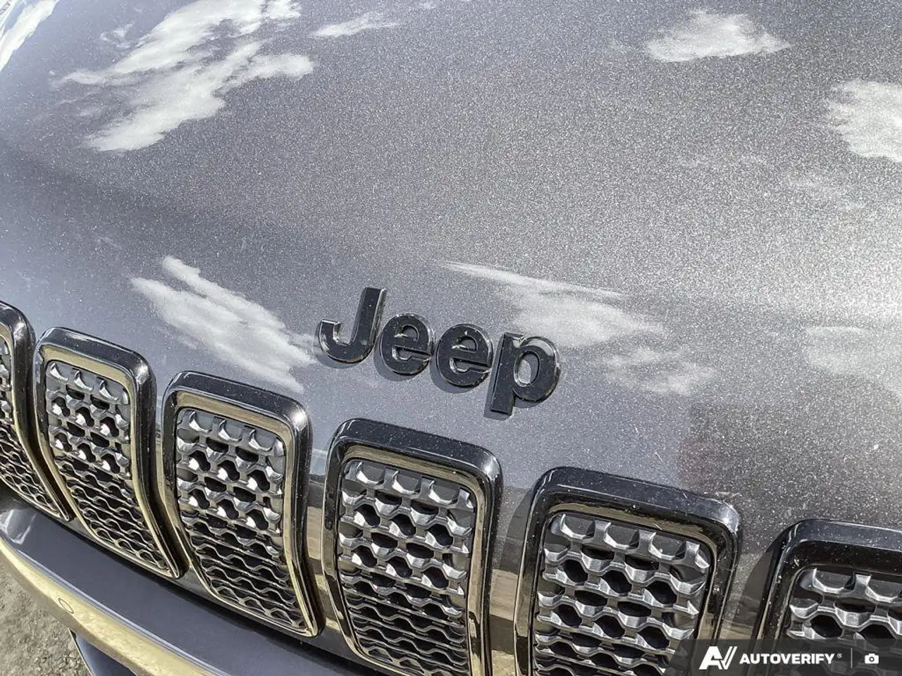 Jeep Cherokee снимка Jeep Cherokee