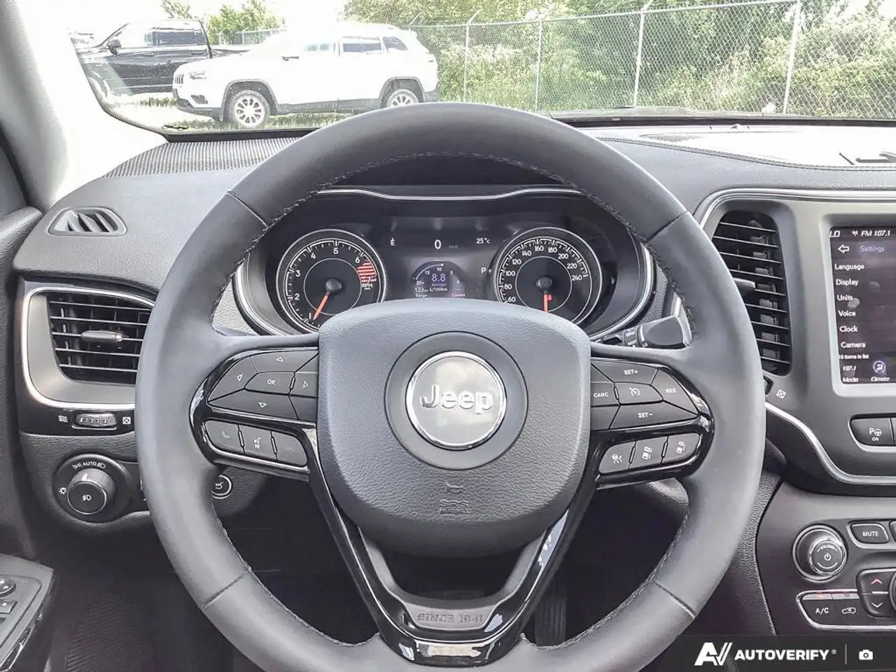 Jeep Cherokee снимка Jeep Cherokee