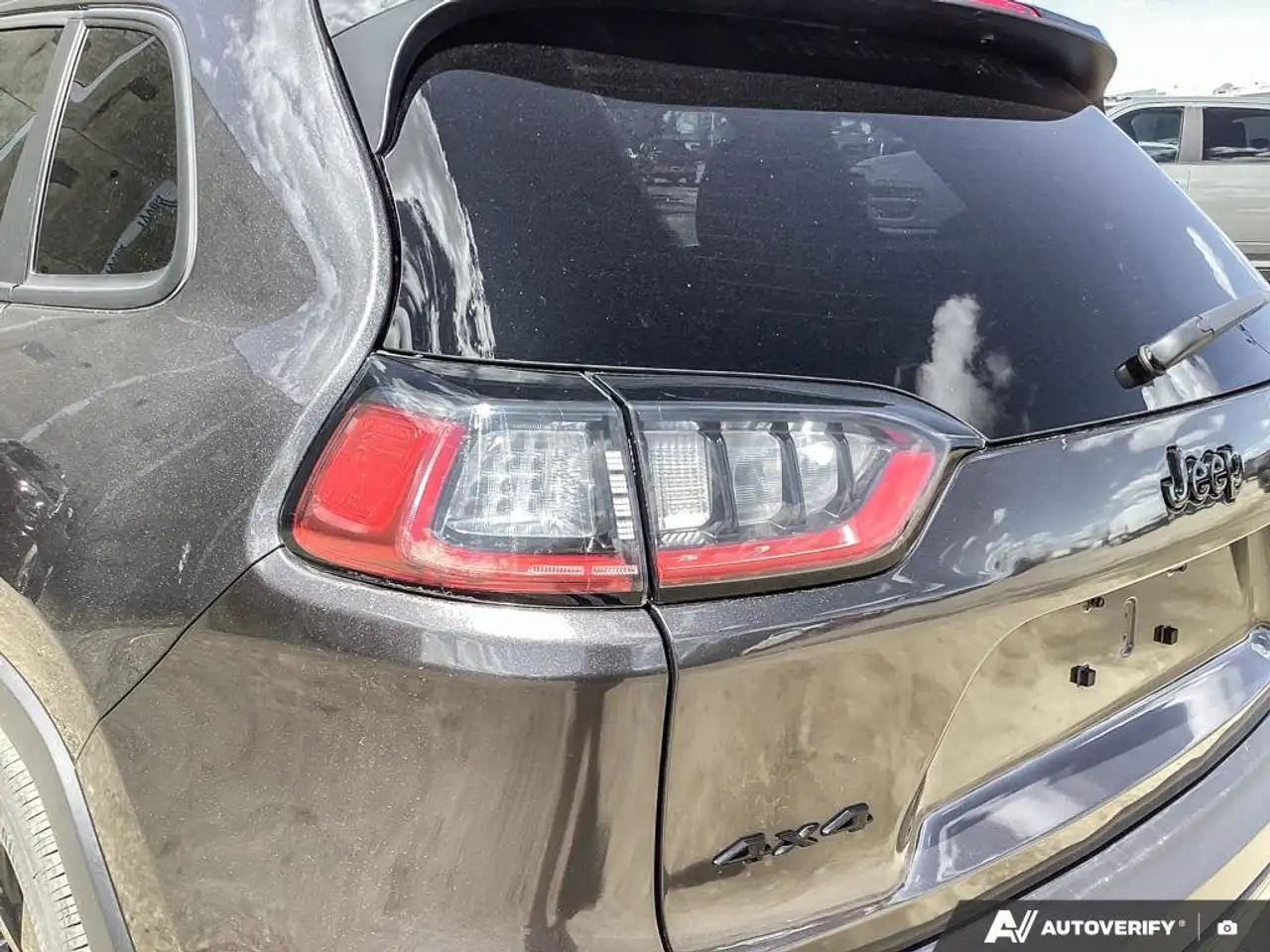Jeep Cherokee снимка Jeep Cherokee