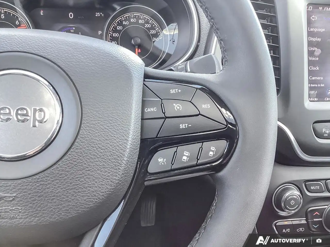 Jeep Cherokee снимка Jeep Cherokee