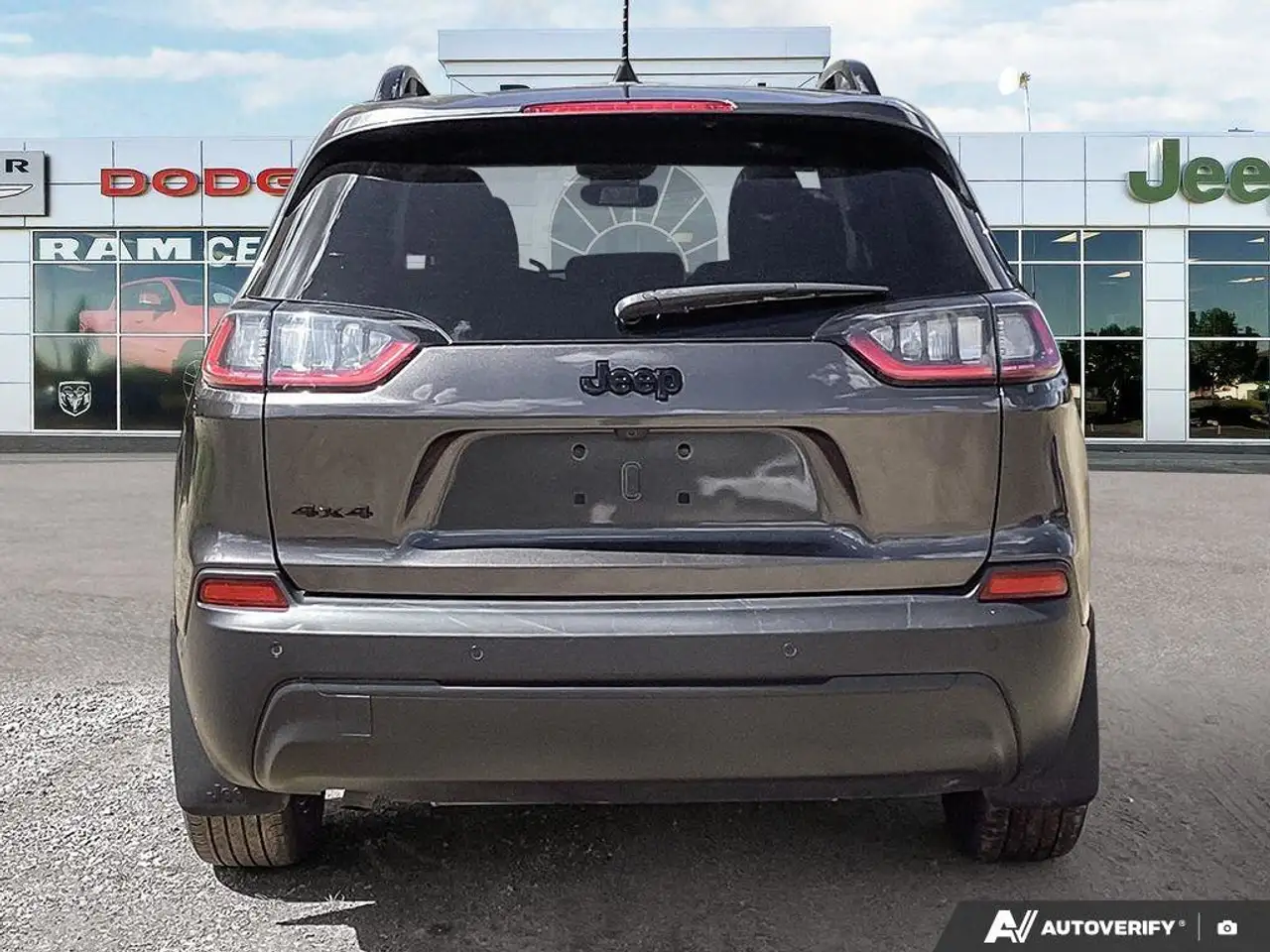 Jeep Cherokee снимка Jeep Cherokee