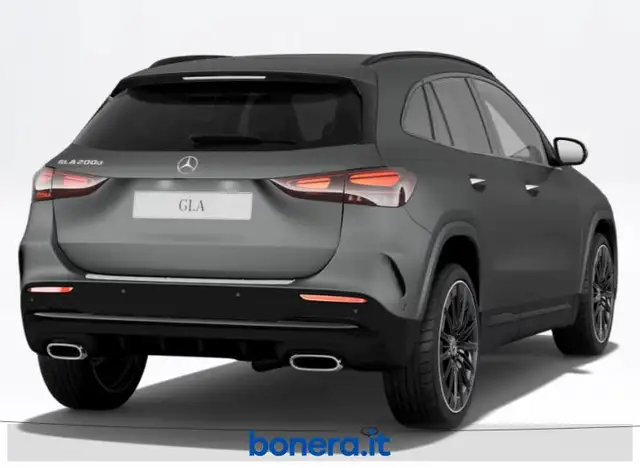 Mercedes-Benz Gla view 4