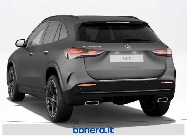 Mercedes-Benz Gla view 3
