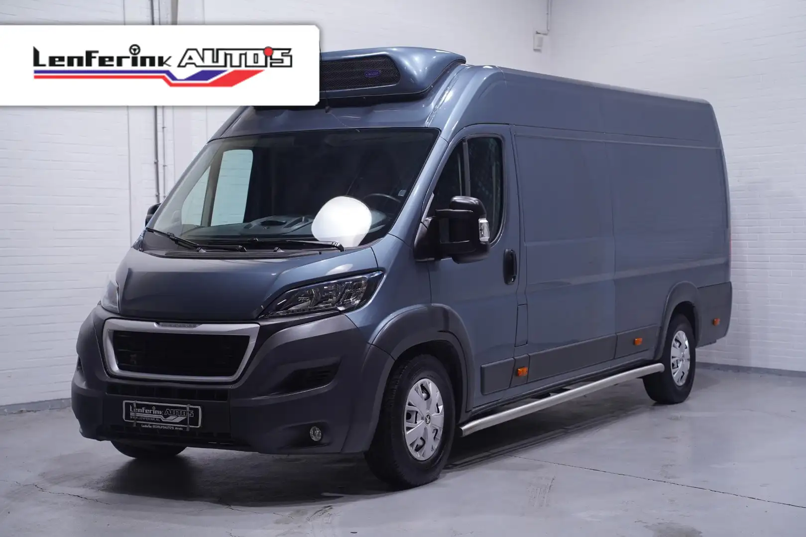 Peugeot Boxer 2.0 BlueHDI 165 pk L4H2 Koel-Vries Auto Dag/Nacht Grijs - 1