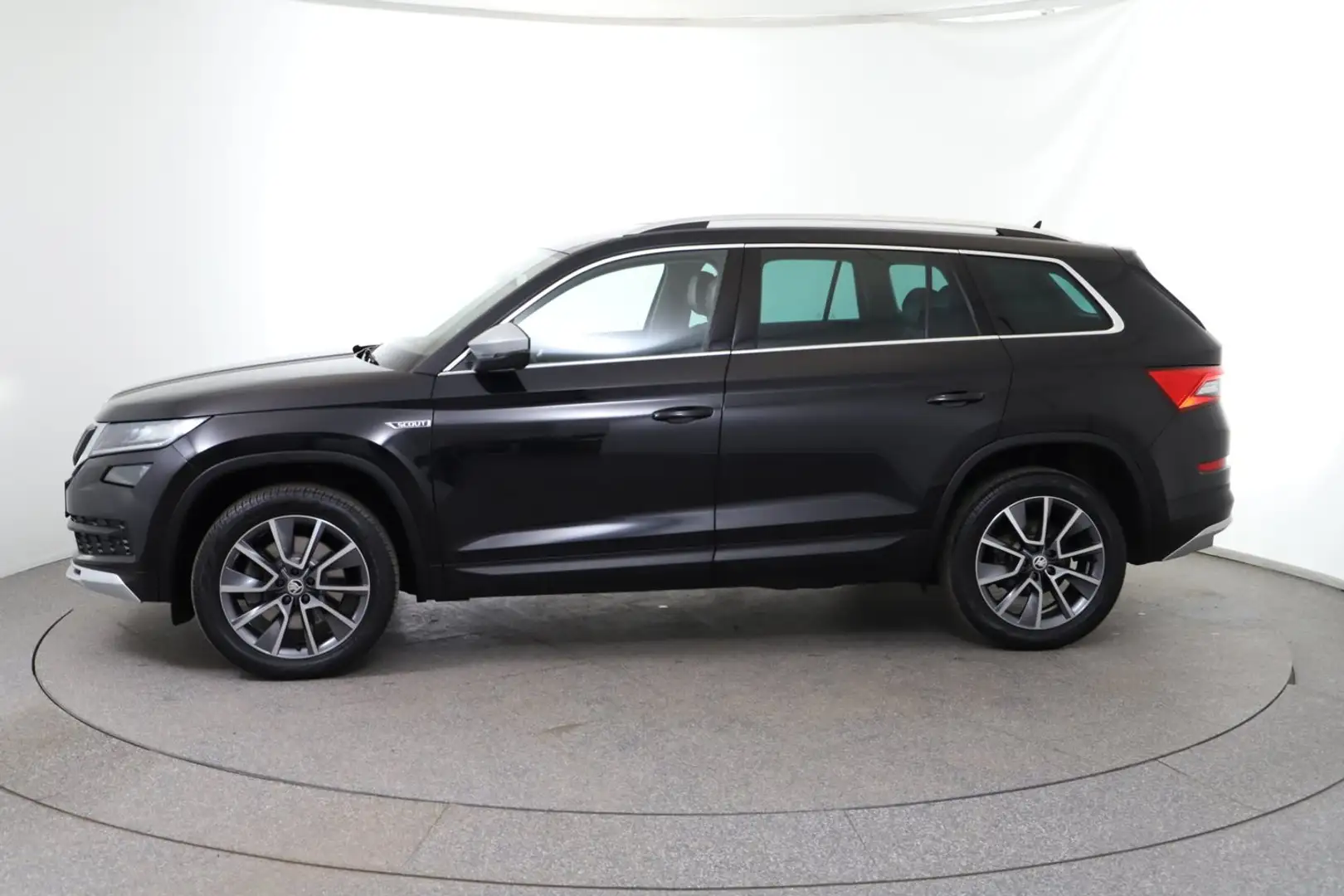 Skoda Kodiaq 4x4 SCOUT TDI DSG Schwarz - 2