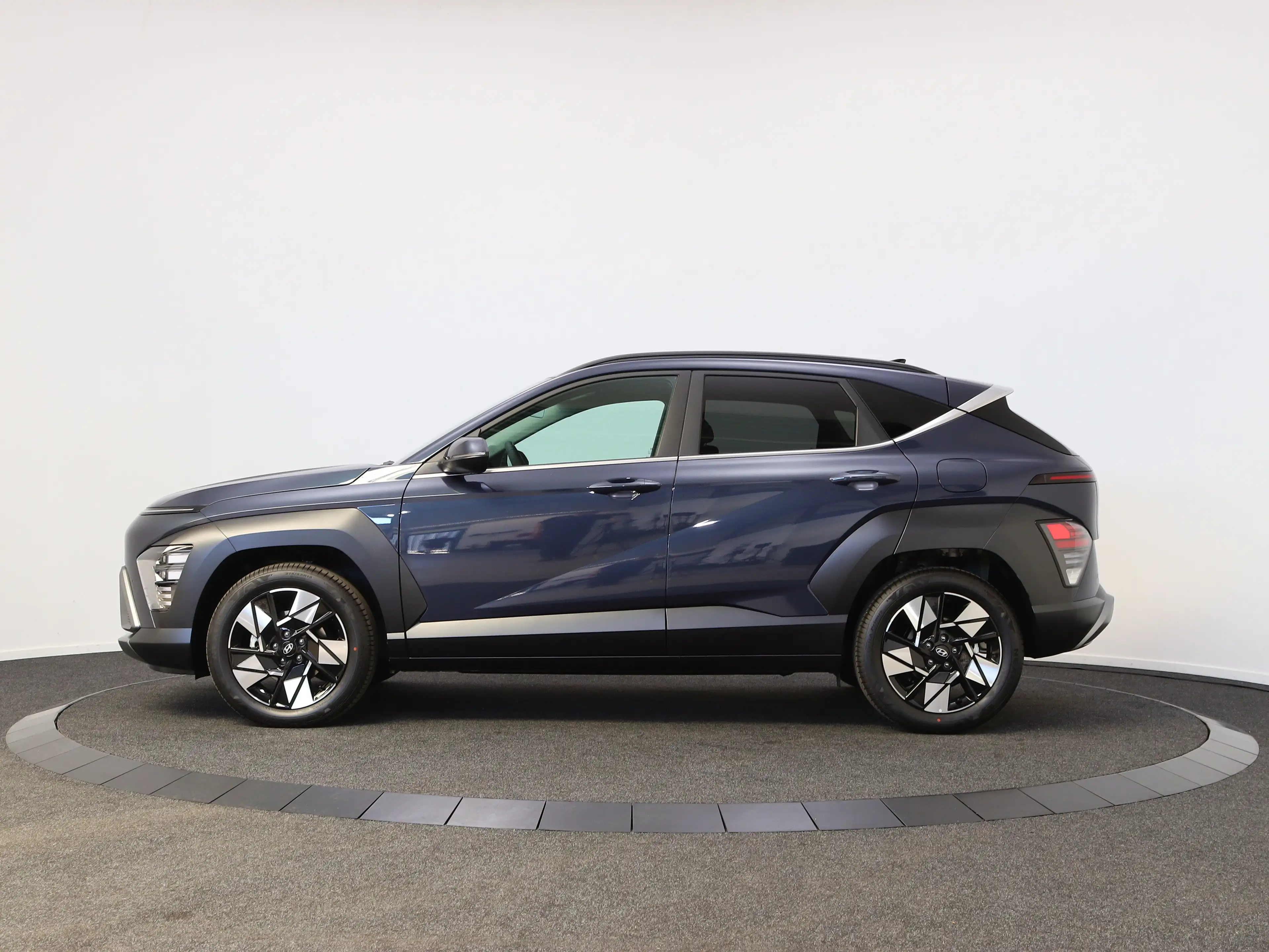 Hyundai KONA 1.6 GDI HEV Premium Sky (Denim Blue Pearl) — photo 6