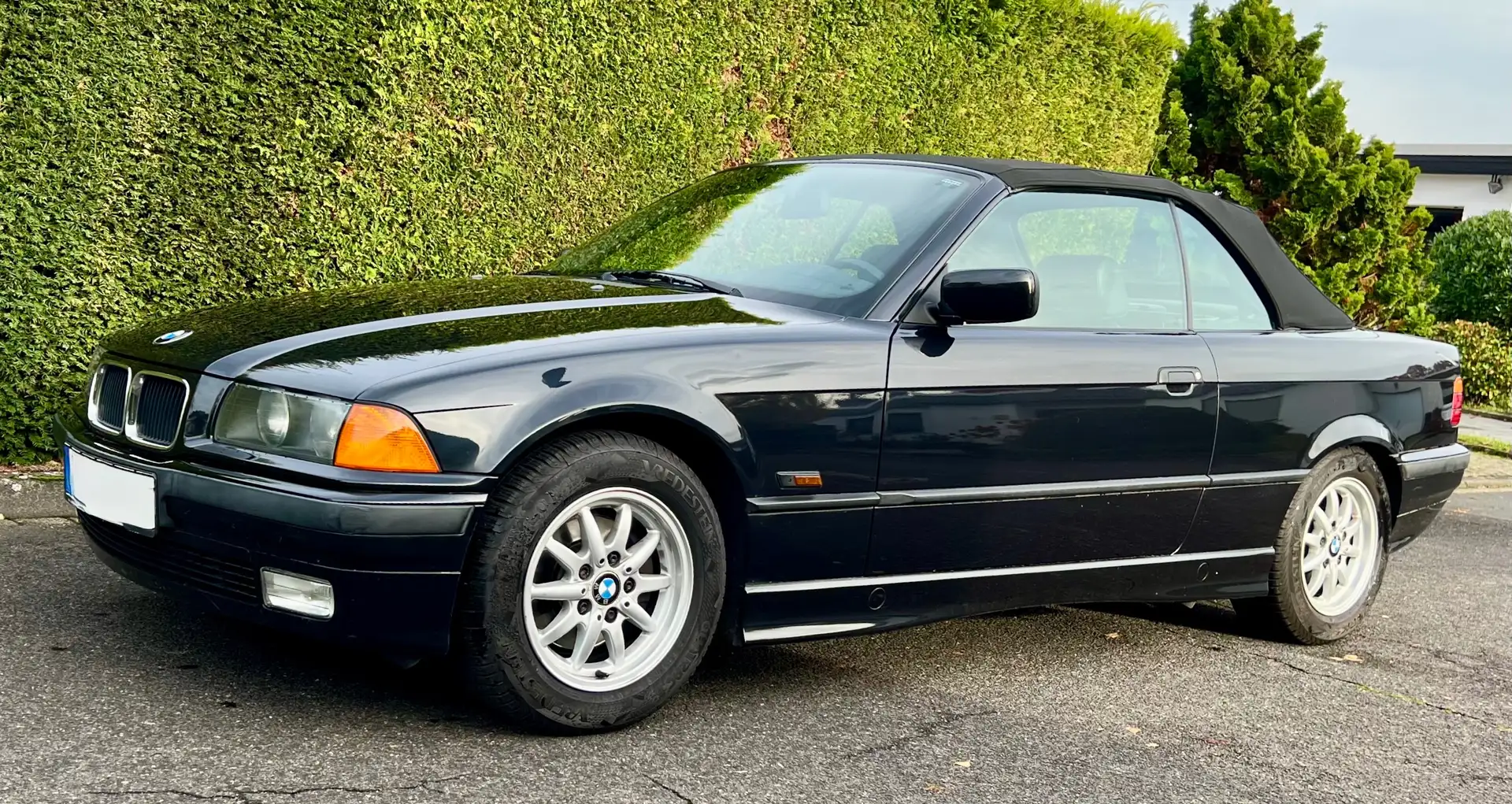 BMW 318 318i, E36, Schönes Cabrio ideal zum Cruisen Nero - 2