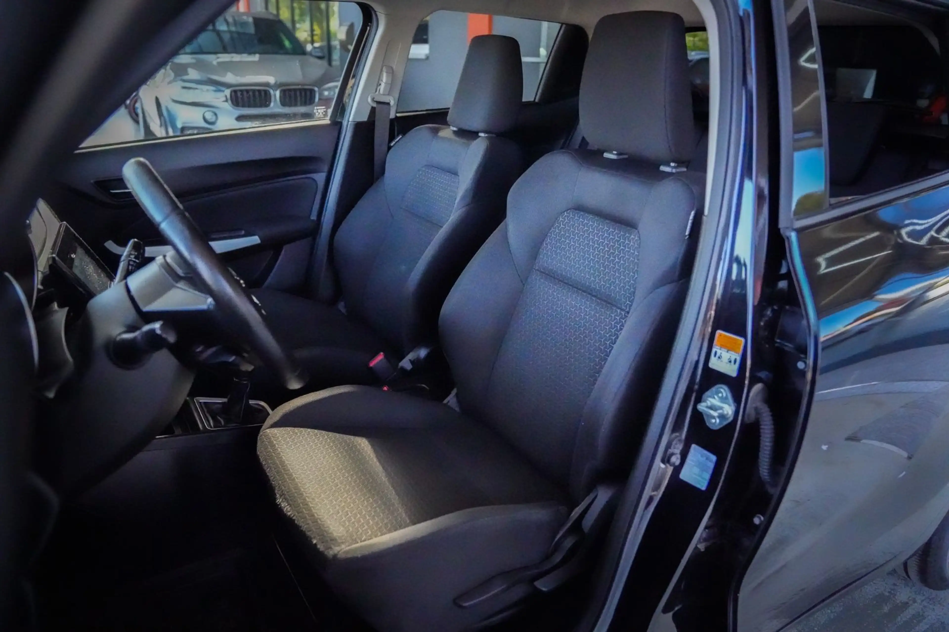 Suzuki Swift Basic *1.Hand/SHZ/Klima* — photo 11