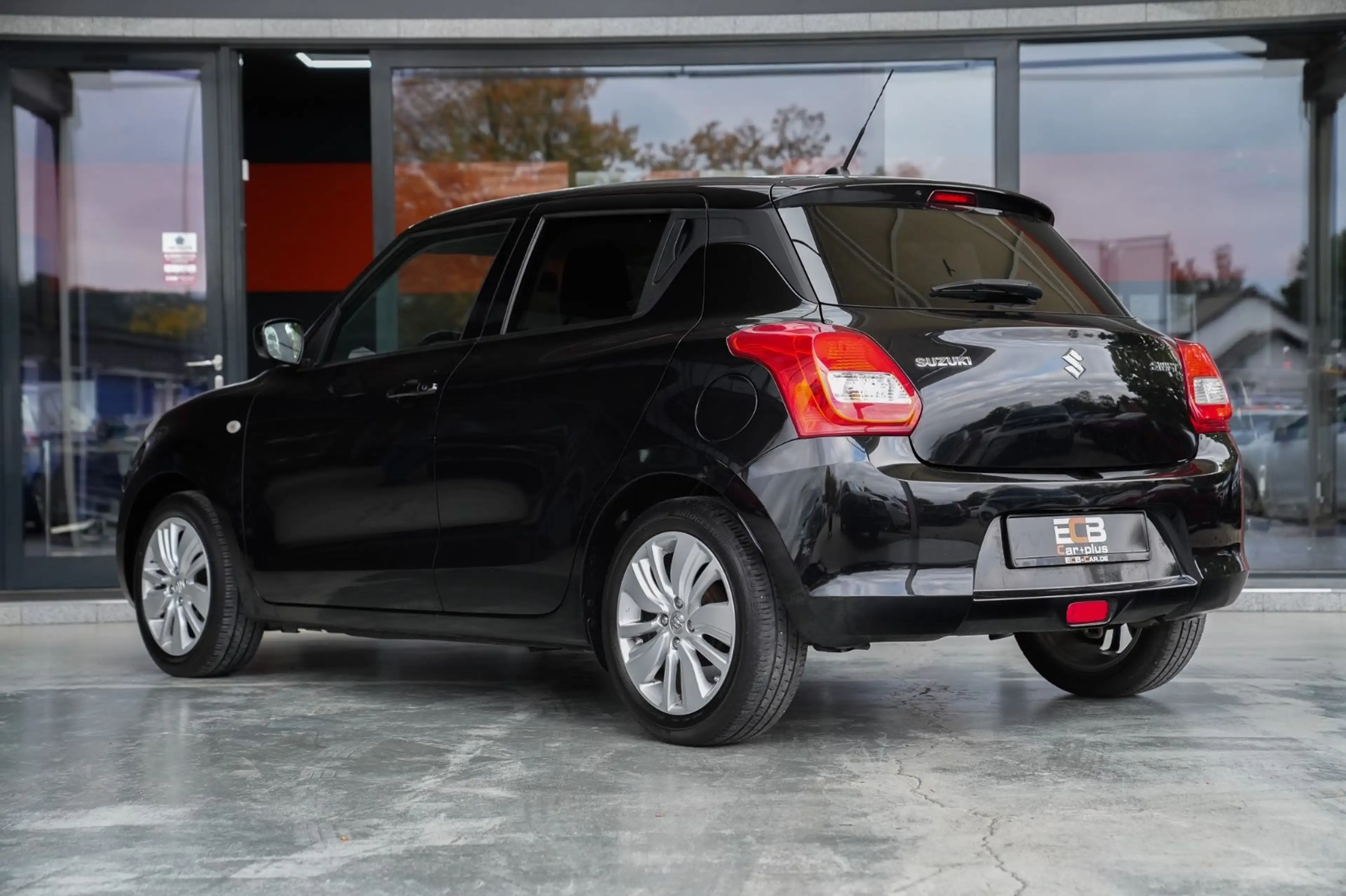Suzuki Swift Basic *1.Hand/SHZ/Klima* — photo 5