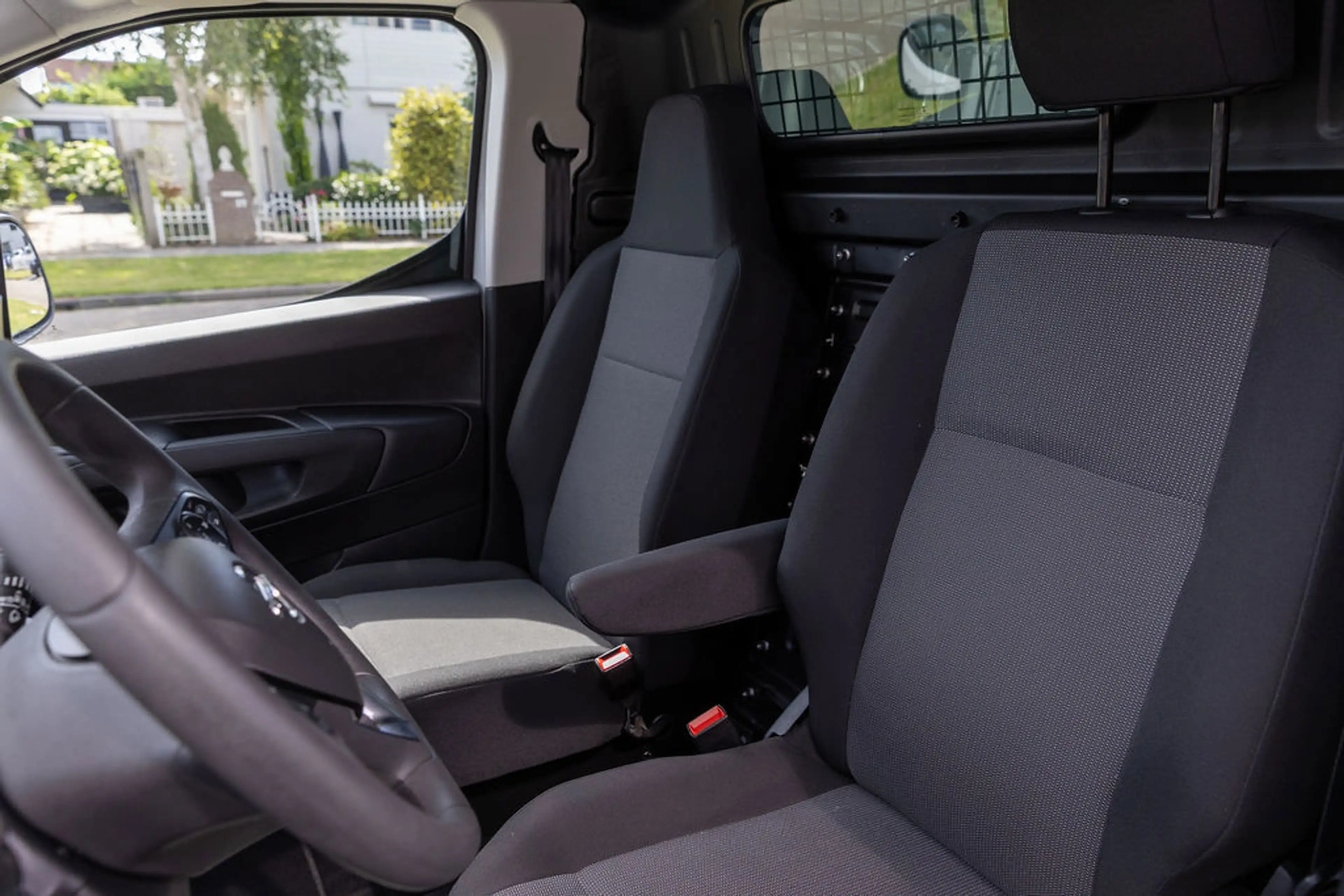Opel Combo-e Electric 136 L1 50kWh — photo 30