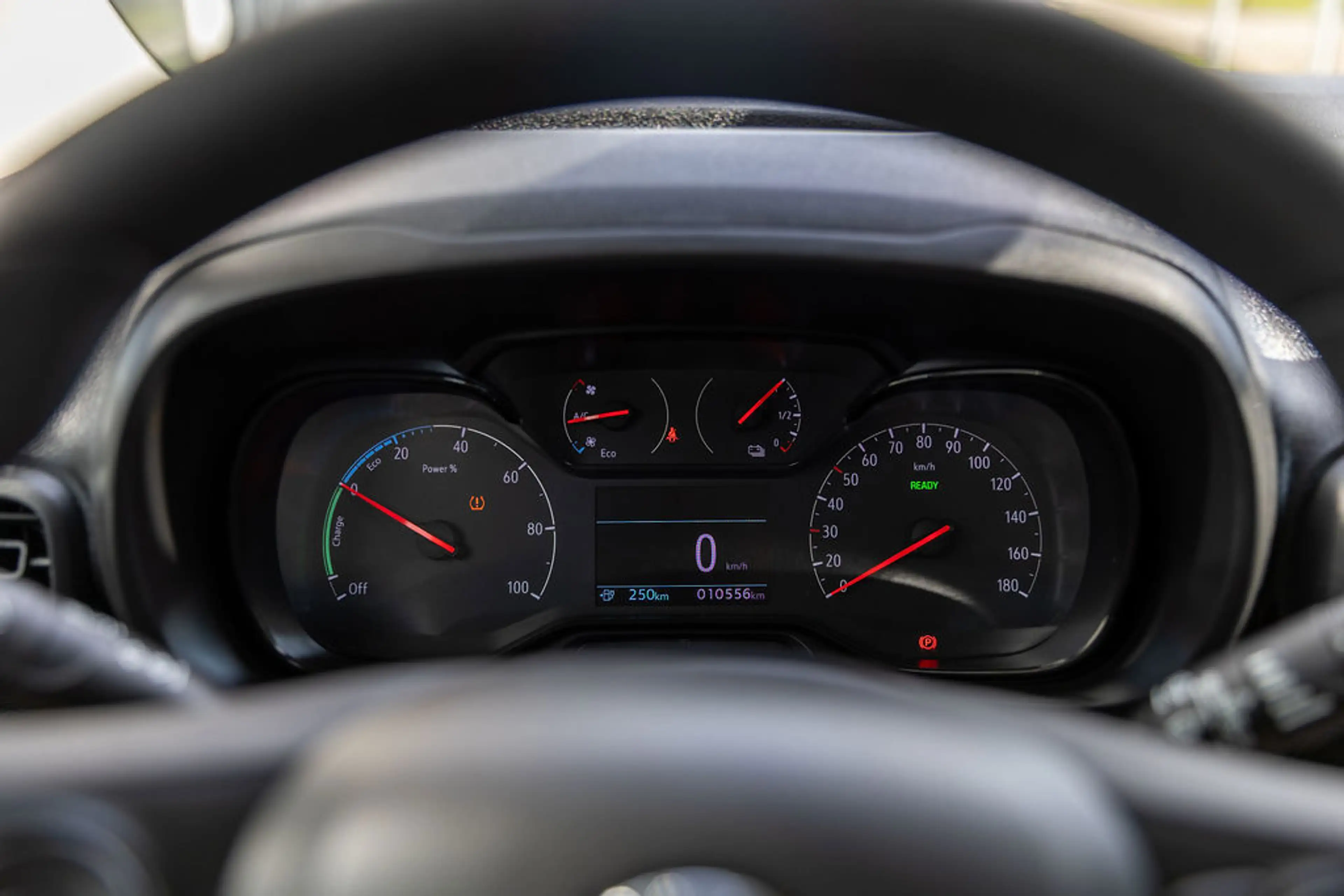 Opel Combo-e Electric 136 L1 50kWh — photo 19