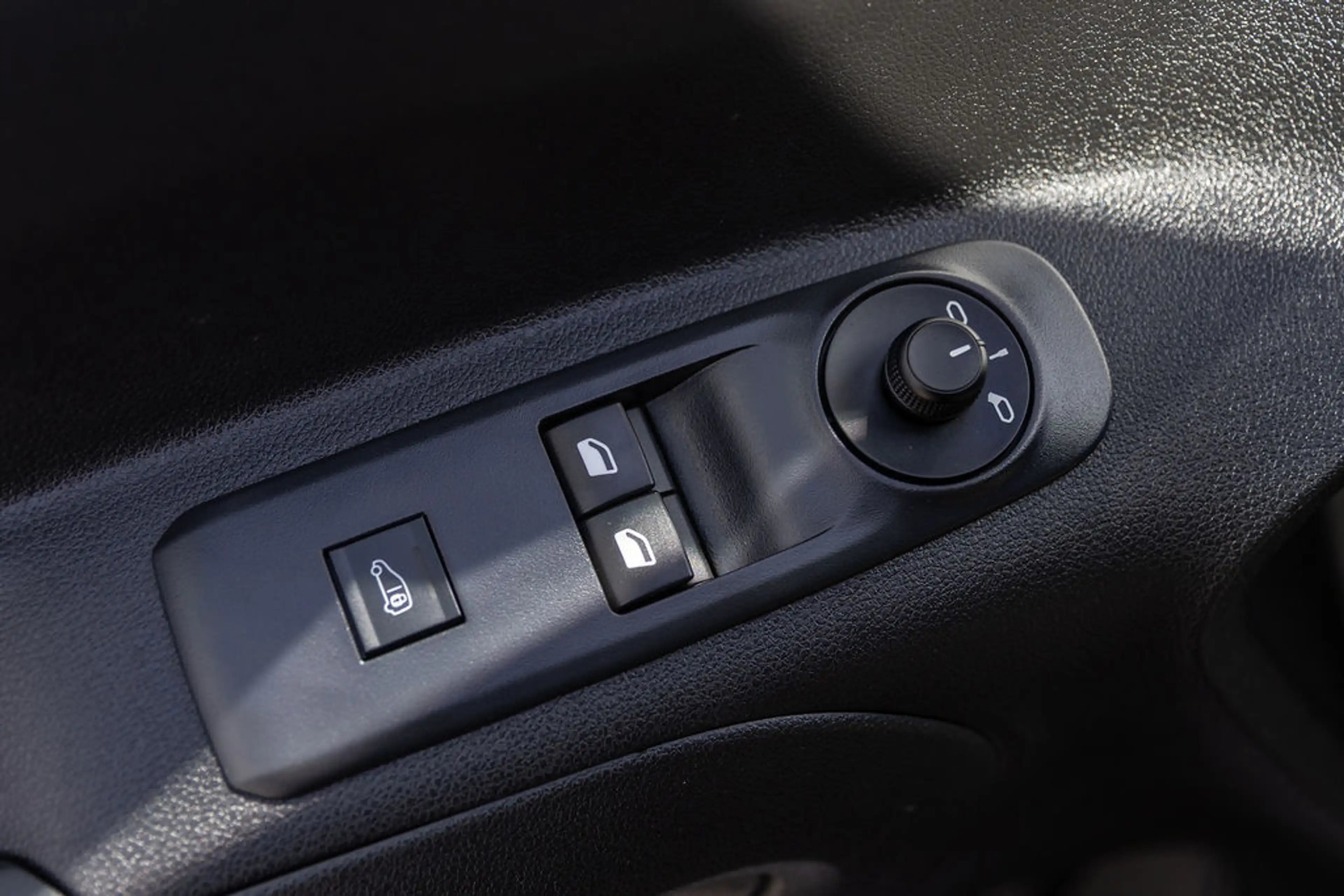 Opel Combo-e Electric 136 L1 50kWh — photo 17