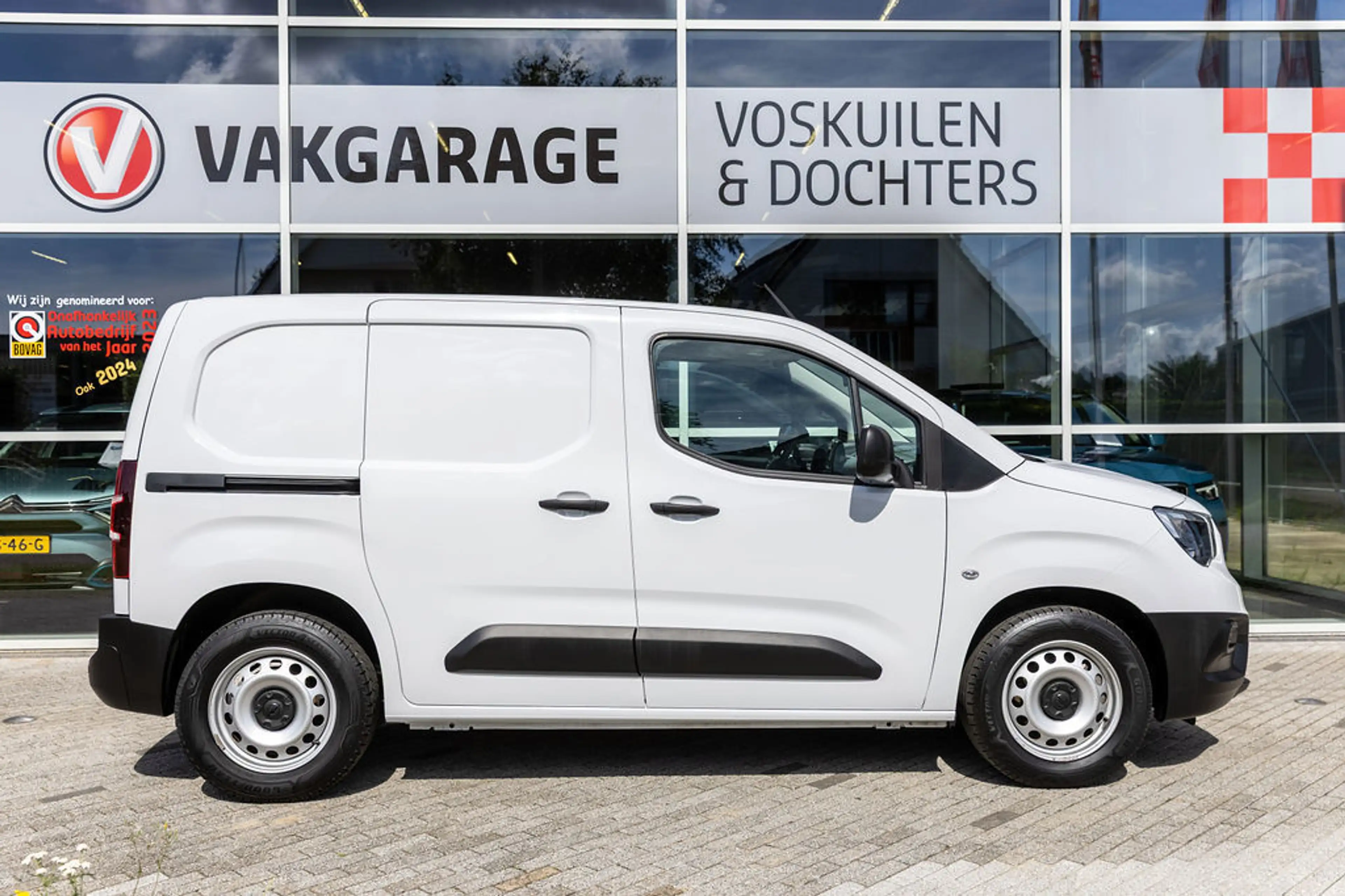Opel Combo-e Electric 136 L1 50kWh — photo 7