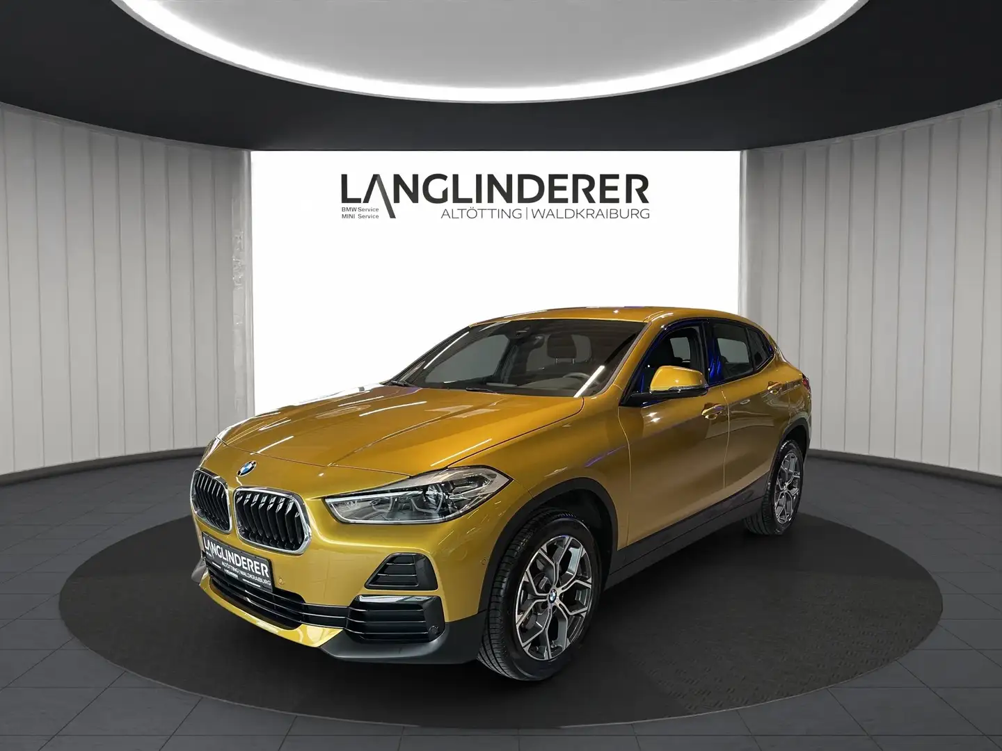 BMW X2 sDrive18d Advantage Plus NP 48.900,- Oro - 1