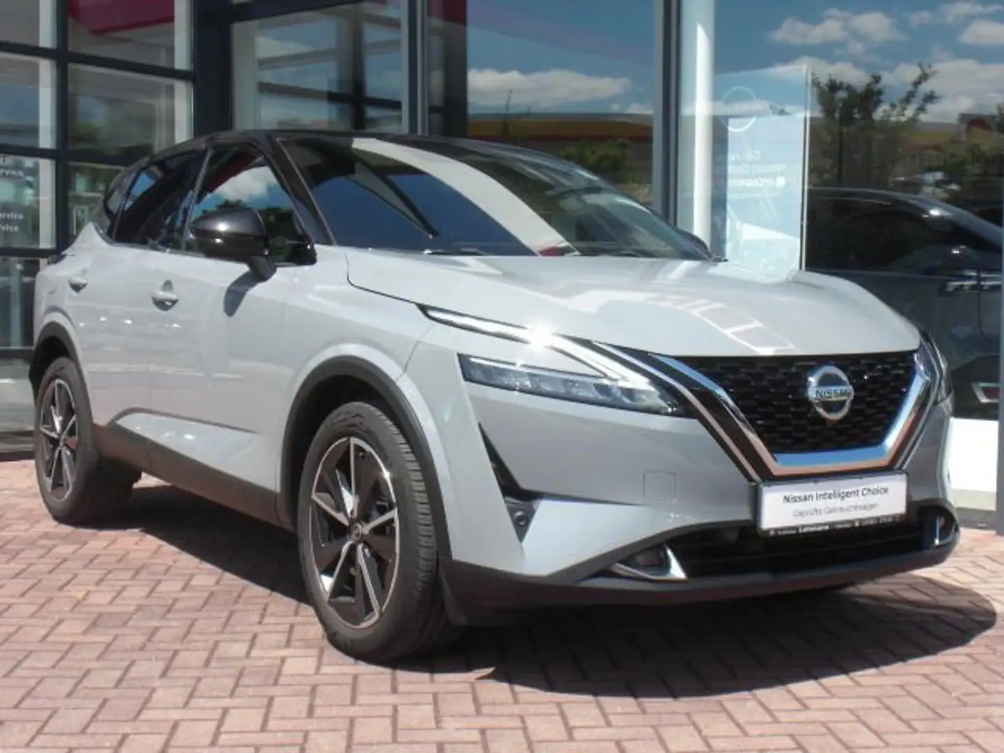 Nissan Qashqai 1.3 MHEV Tekna BOSE HUD 4xKAMERA Gris - 2