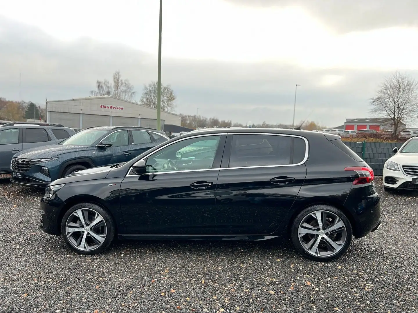 Peugeot 308 GT-LED-PANORAMA-MASSAGE-AHK-KAMERA-DENON-DAB - 2
