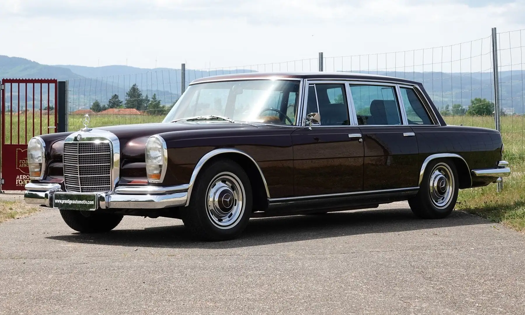 Mercedes-Benz 600 Rot - 1