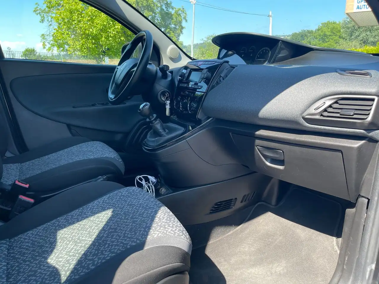 Lancia Ypsilon 2021 — фото 11