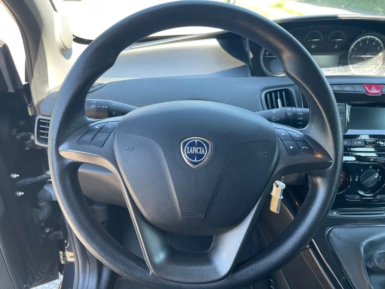 Lancia Ypsilon 2021 — фото 14