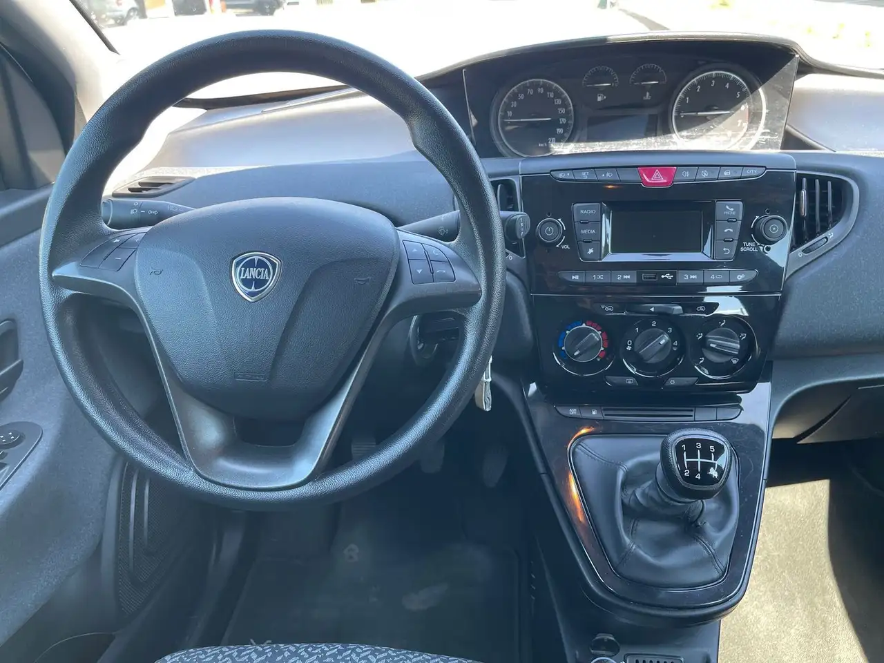 Lancia Ypsilon 2021 — фото 13