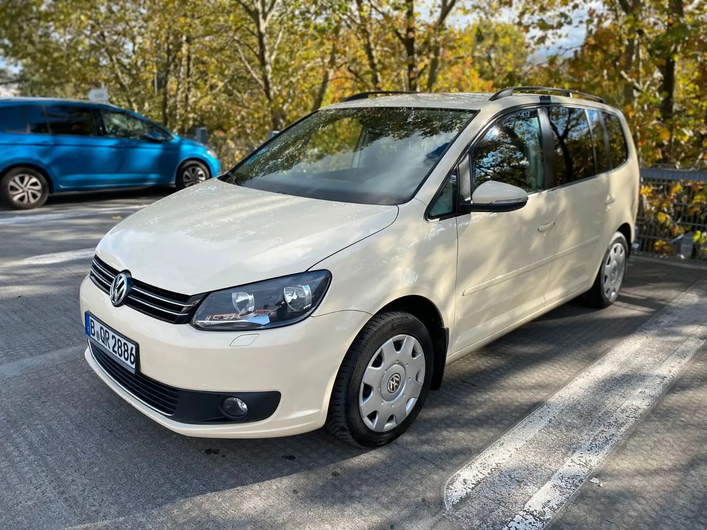 Volkswagen Touran Comfortline 2.0 TDI Automatik 7 Sitzer Gelb - 1