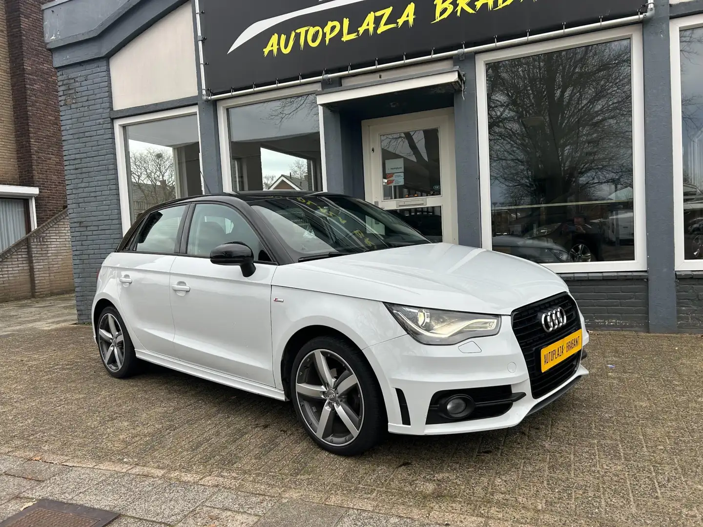 Audi A1 Sportback 1.2 TFSI S-LINE / NAVI VOORB / XENON / B Wit - 1