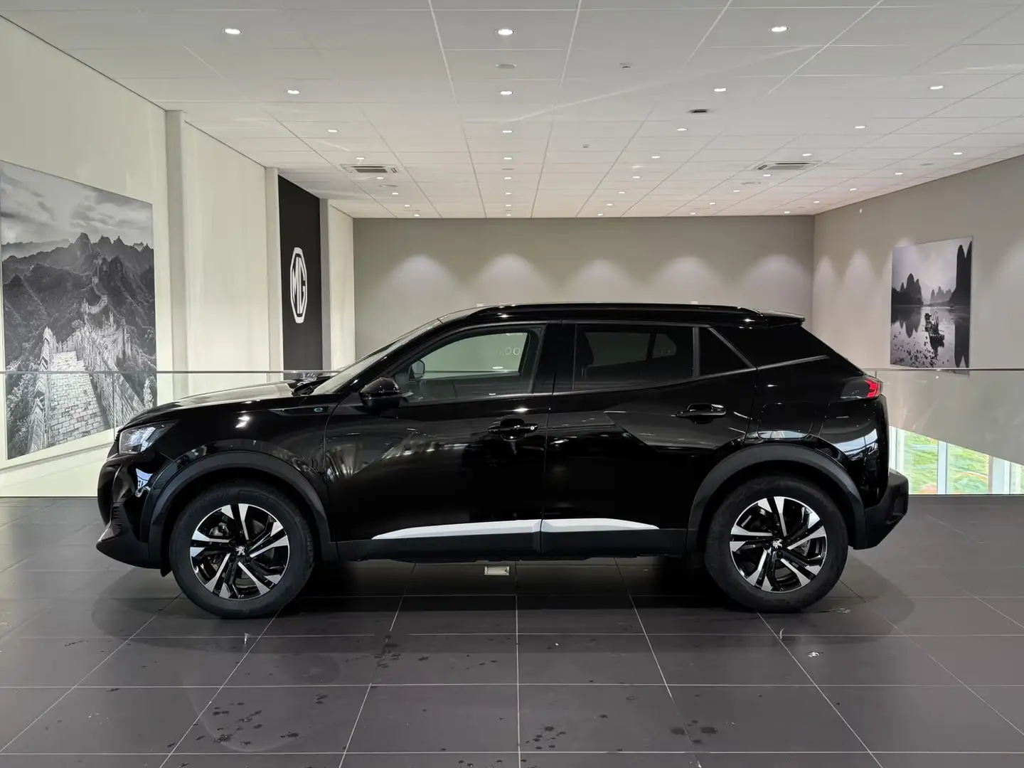 Peugeot e-2008 EV Allure 50 kWh | Climate control | Voorstoelen V Noir - 2