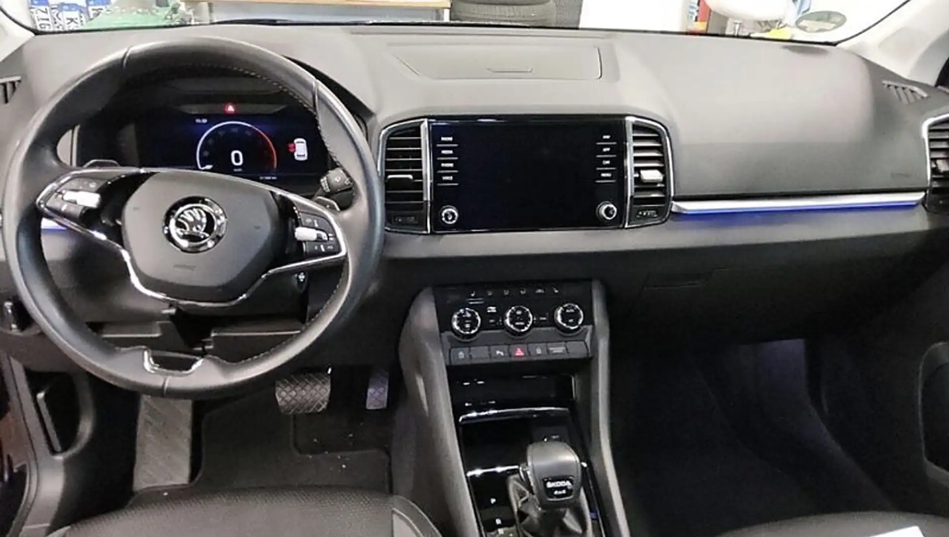 Skoda Karoq 2,0 TDI 4x4 DSG+AHK+NAVI+SHZ+ Schwarz - 2