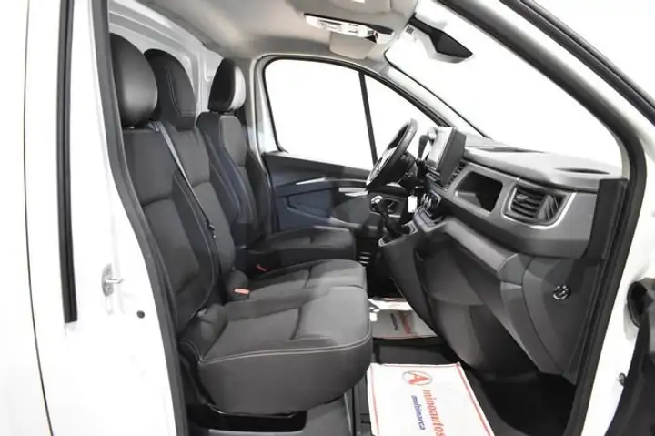 Renault Trafic 2022, foto 8