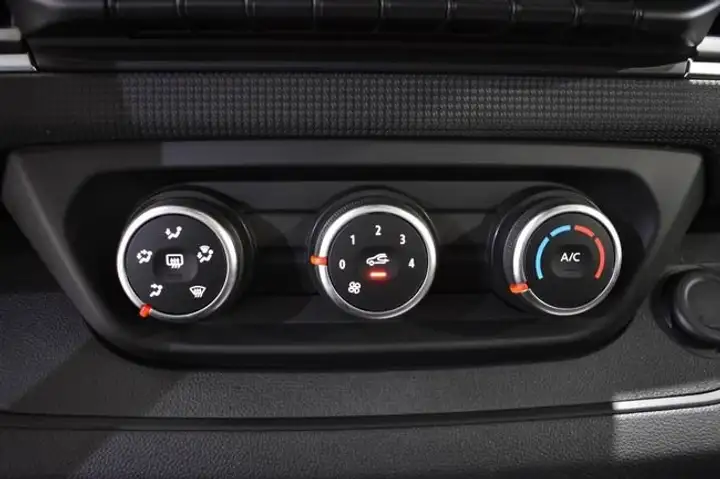 Renault Trafic 2022, foto 20