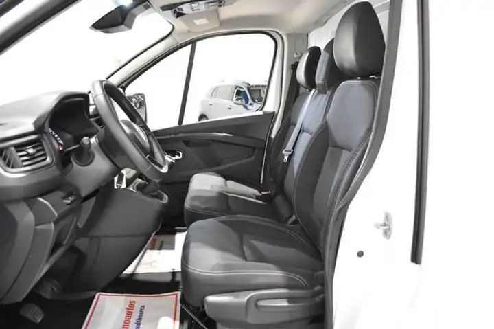 Renault Trafic 2022, foto 11