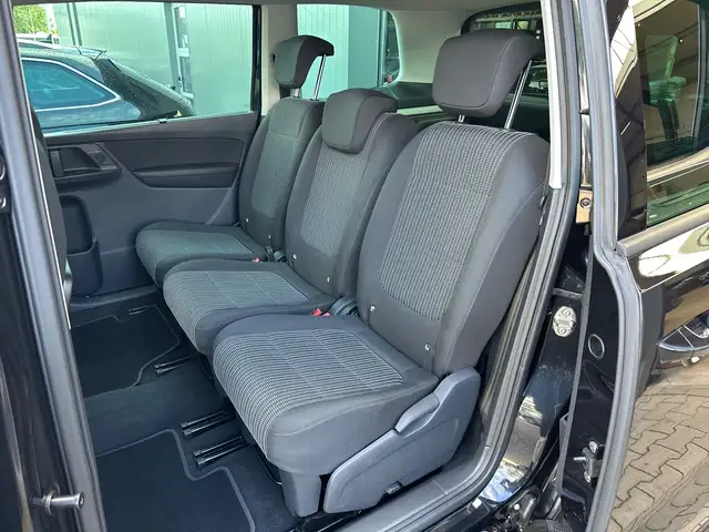 SEAT Alhambra view 11