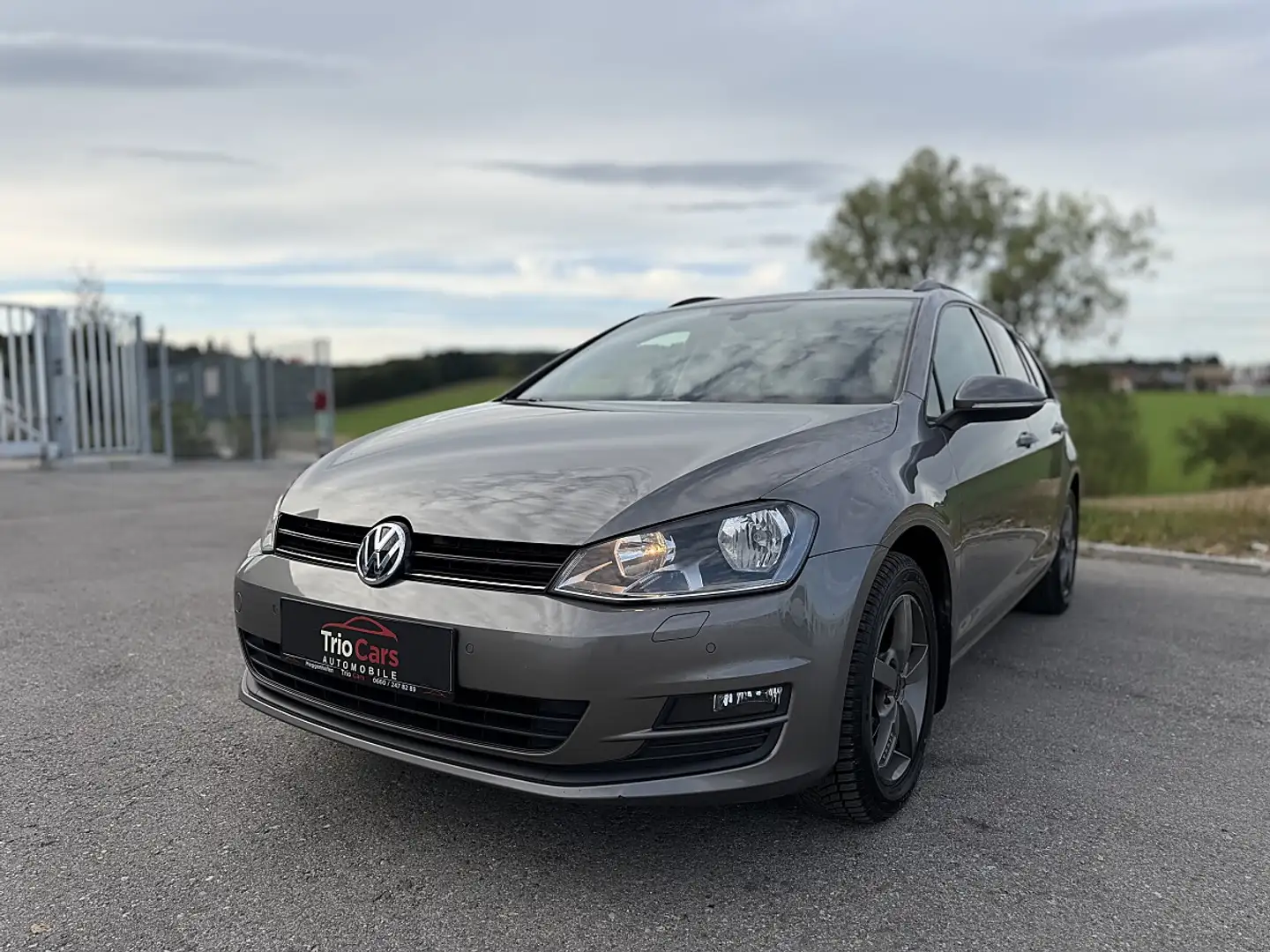 Volkswagen Golf Variant Golf VII Variant *TDI*NAVI*SHZ*AHK*TEMPOMAT*KOMBI* Silber - 2