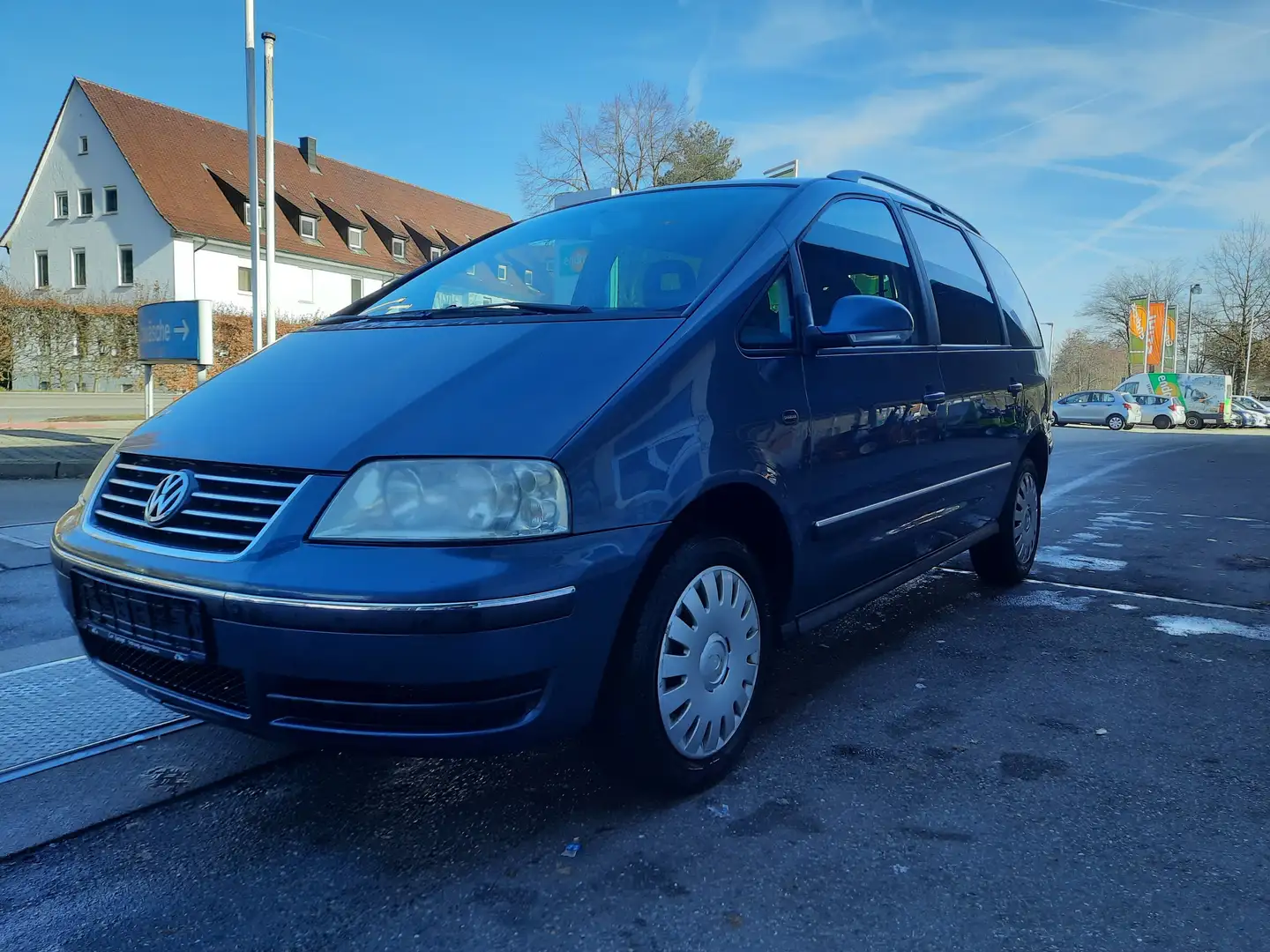 Volkswagen Sharan Comfortline Family crna - 1