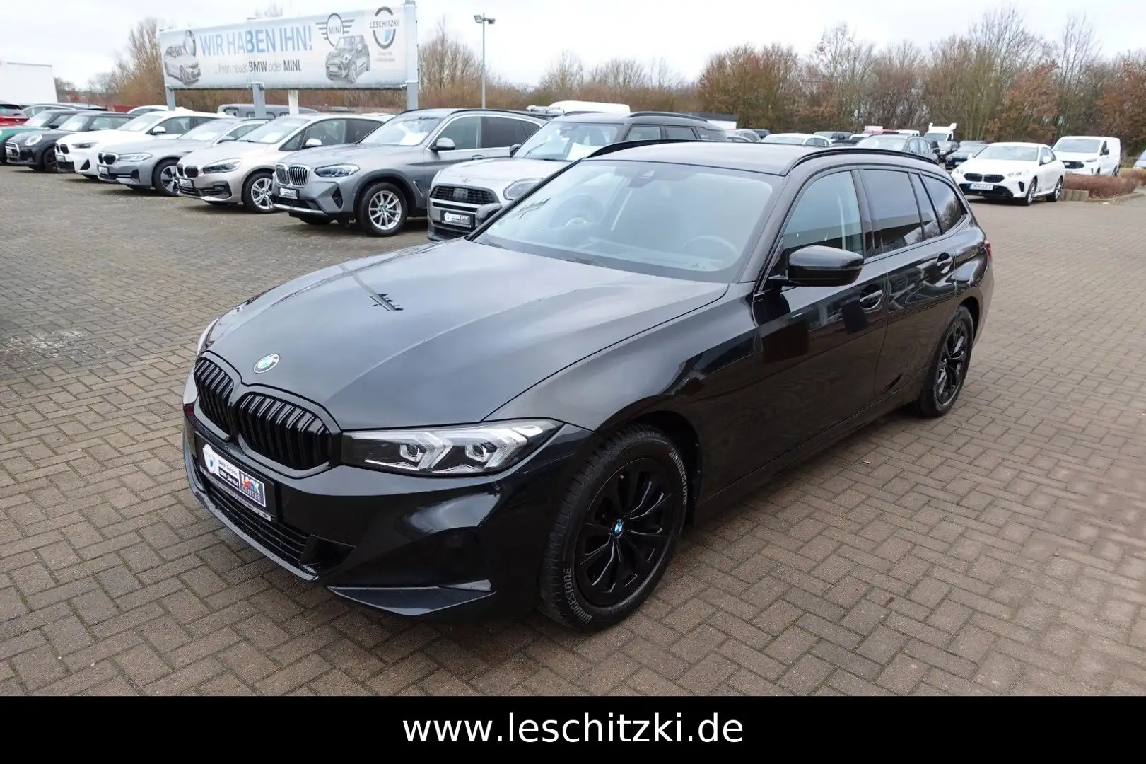 BMW 320 i Touring Automatik/LED/Navigation Noir - 1