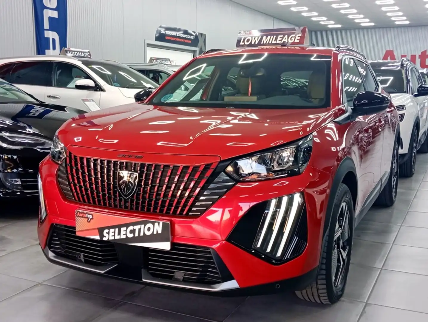 Peugeot 2008 1.2 PureTech S&S Allure EAT8 130 Rouge - 1