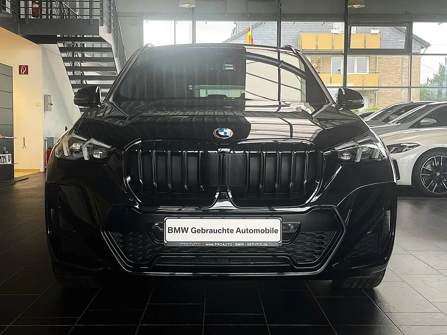 BMW X1 18i sDr M Sport Pro AHK/Pano/Komf.Z/360°/HUD/19" Schwarz - 2