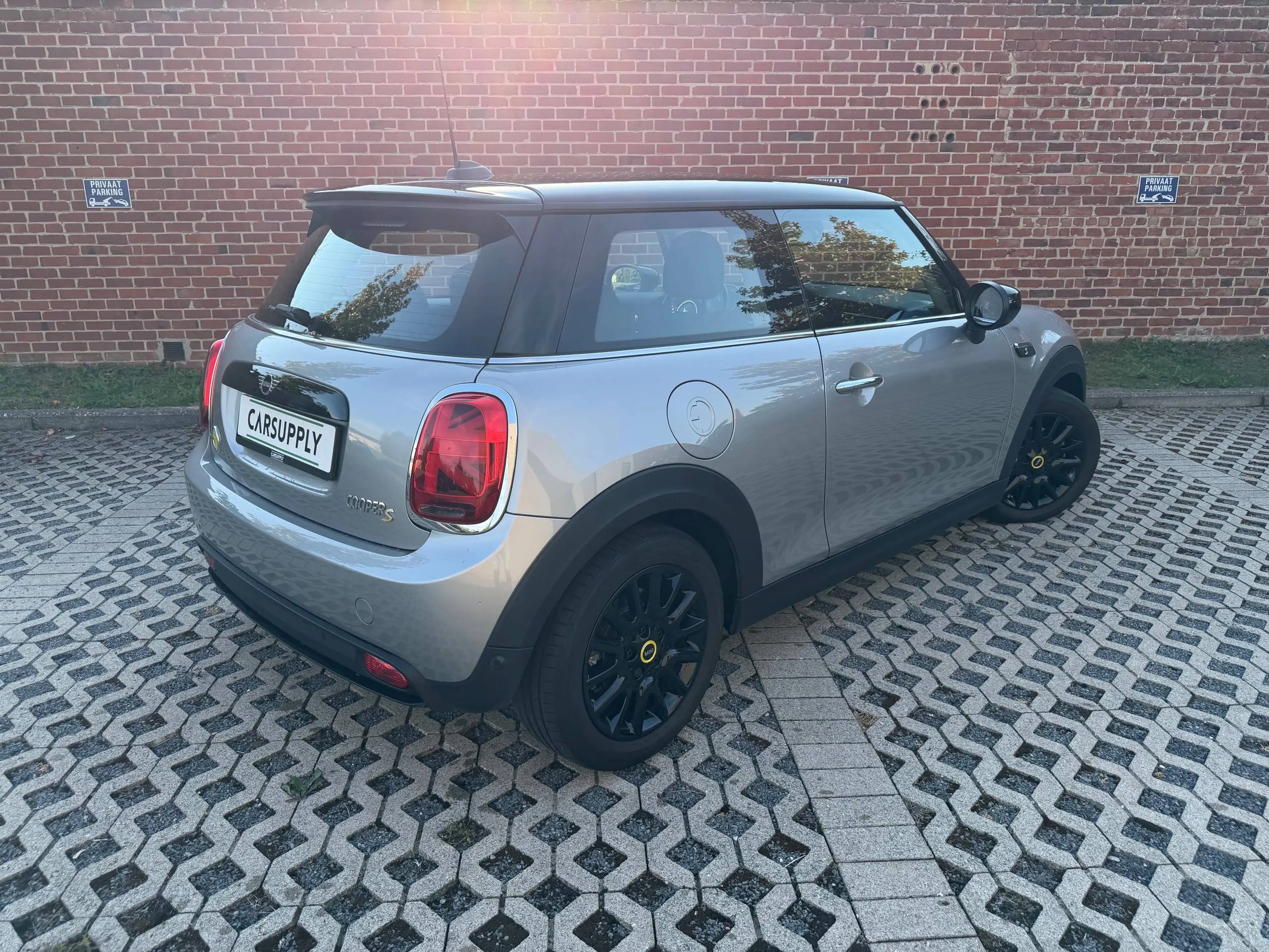 MINI Cooper SE e-Mini 28.9 kWh Cooper SE - Full Electric - Apple Carplay - SOH 96,4% - Sfeerverichting - DAB - PDC — photo 3